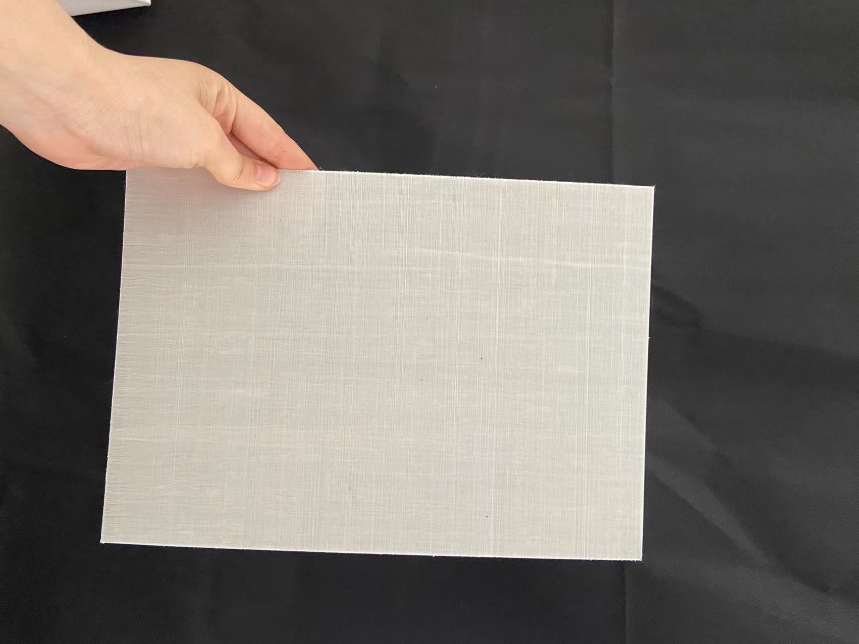 CFRT合片實心(xin)闆—可做汽(qi)車輕量化(hua)熱塑性複(fú)合材料